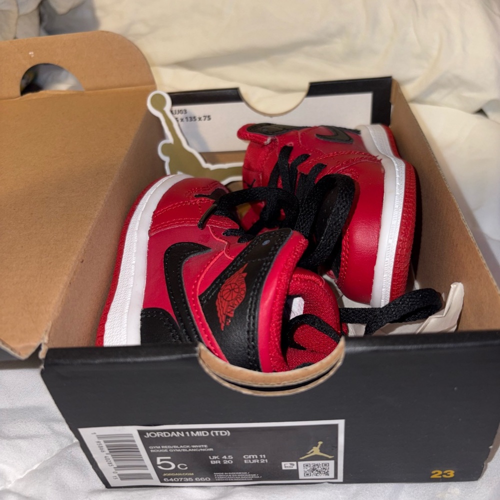 Air Jordan Nike Red Black Mid Hightop Sneakers for Babies Toddler NWT BNIB 5C